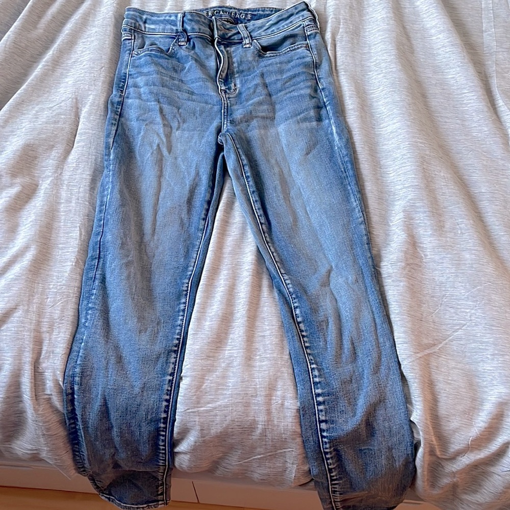 NEVER WORN American Eagle Skinny Jeans